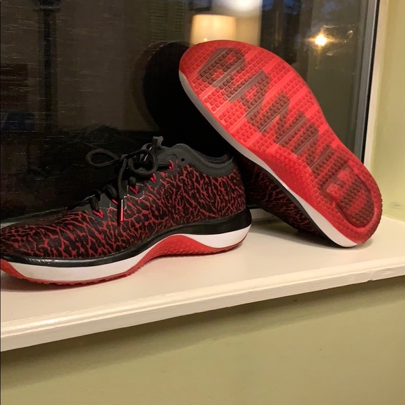 Jordan XXXI BANNED Trainers - Picture 3 of 5